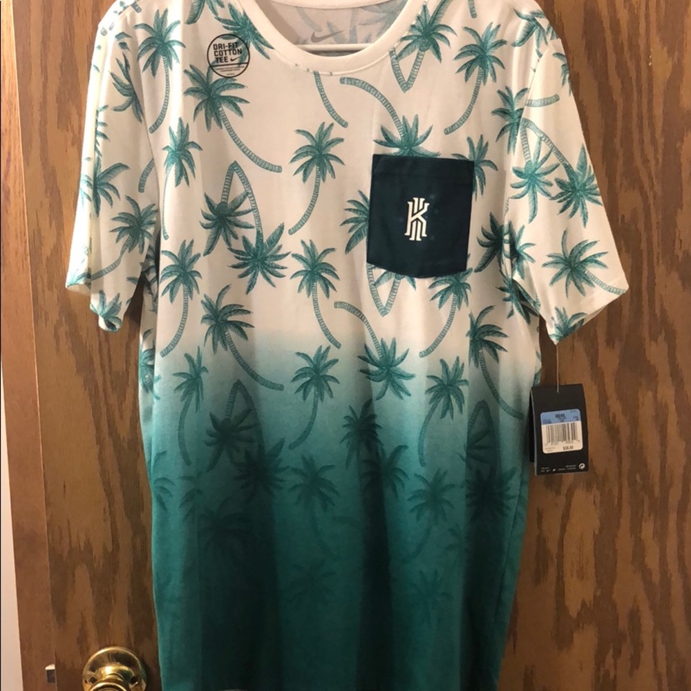 Men’s Nike Shirt